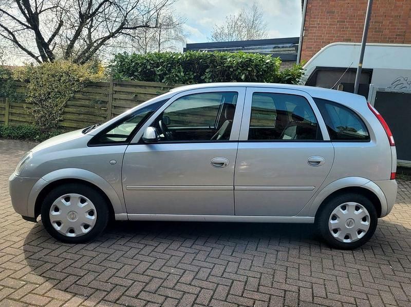 Gebraucht Opel Meriva 101 PS (74 kW) 2005 Silber Van / Kleinbus