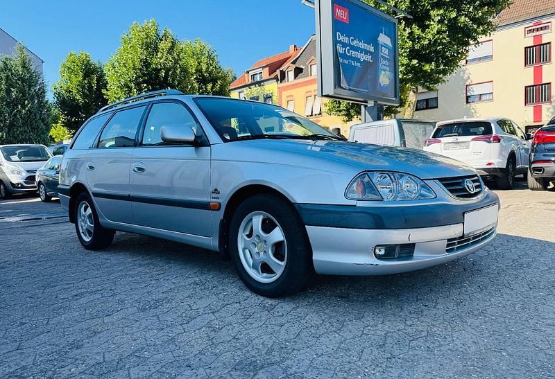 Silber Gebraucht 2002 Toyota Avensis Terra Kombi | 6.400 € (Fairer Preis) - Bild 1/4