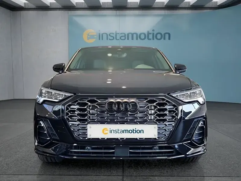 Gebraucht Audi Q3 Sportback 150 PS (110 kW) 2025 Schwarz SUV