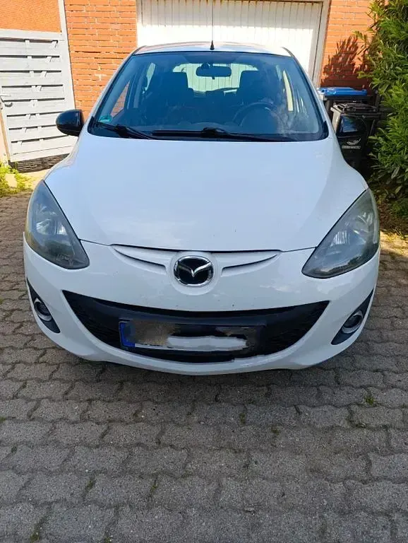 Gebraucht Mazda 2 Sendo 84 PS (61 kW) 2014 Weiß Limousine