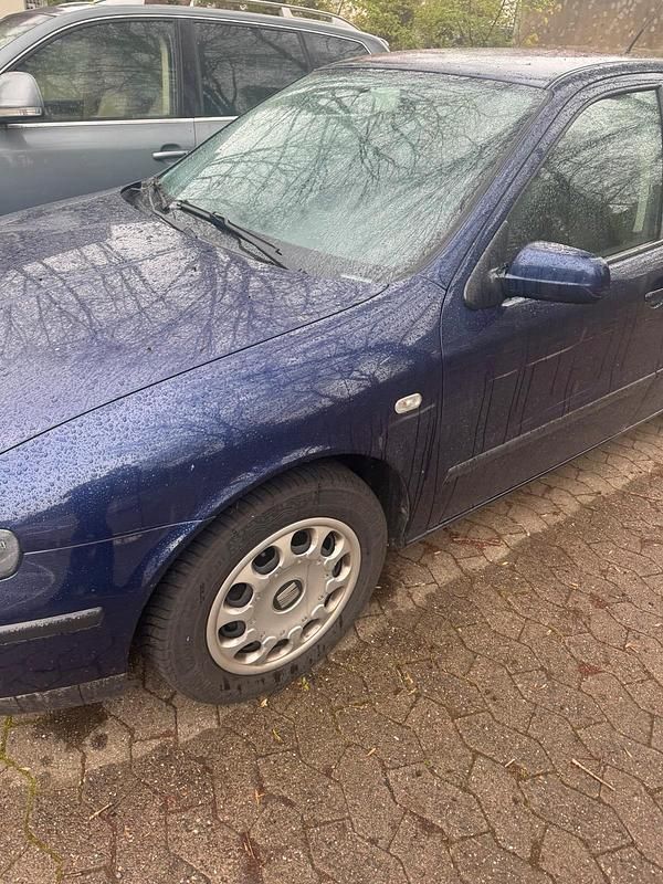 Second-hand Seat Leon 105 CP (77 kW) 2001 Albastru Hatchback