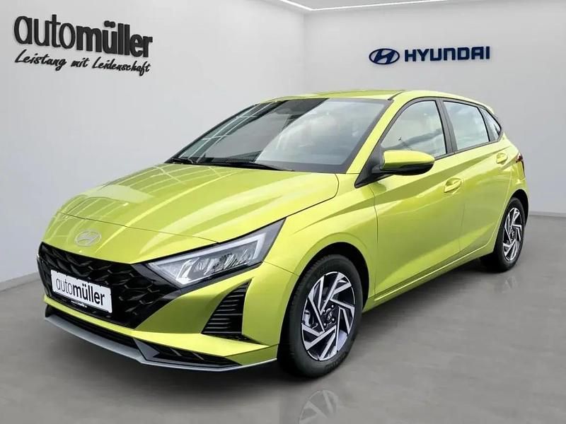 Grün lucid lime / met Neu 2025 Hyundai i20 Trend Kleinwagen | 23.888 € (Fairer Preis) - Bild 1/1