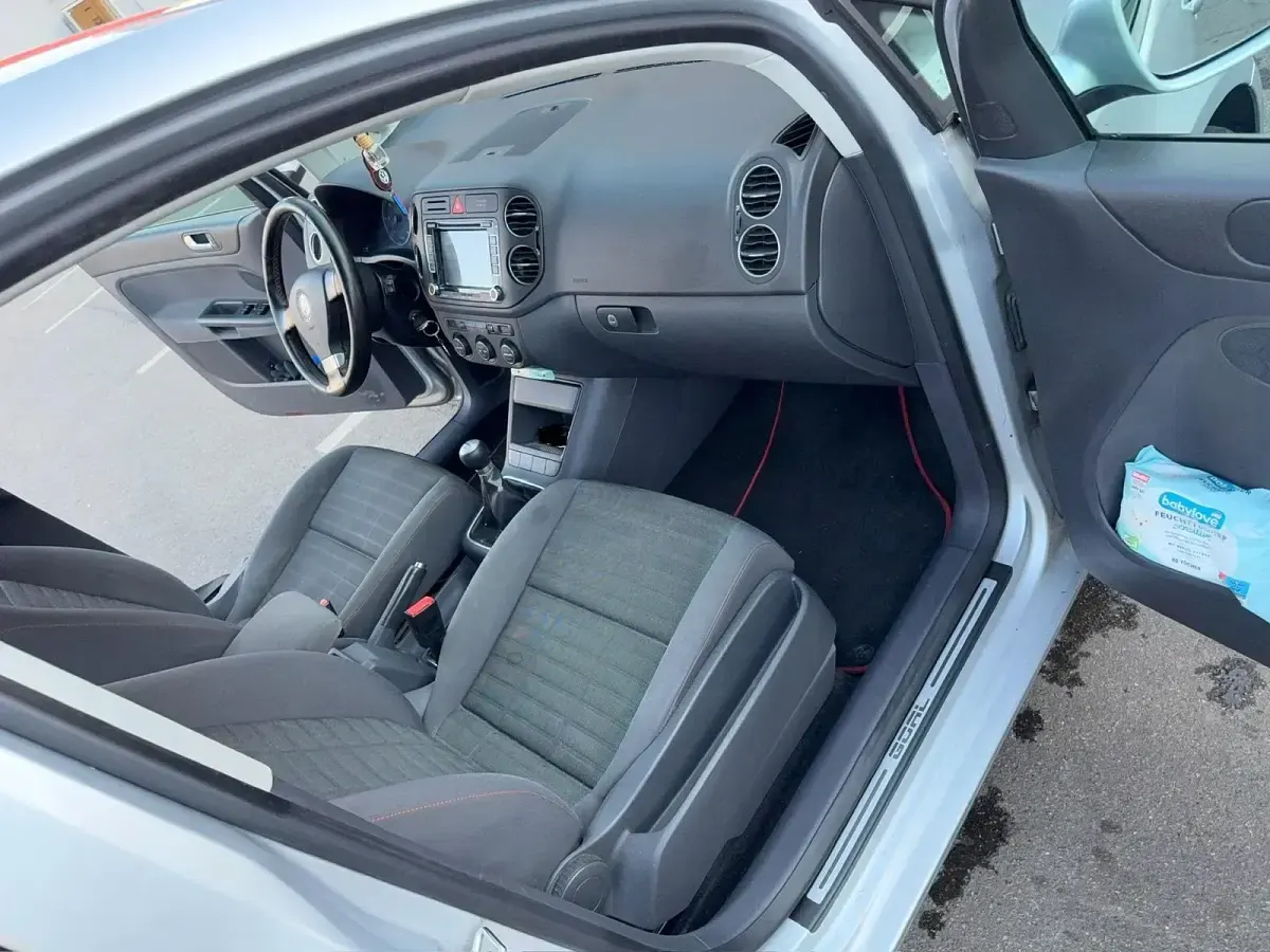 Używany VW Golf V Goal 105 KM (77 kW) 2006 Srebrny Hatchback