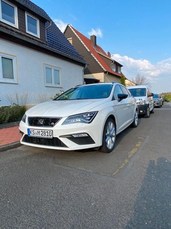 Weiß Gebraucht 2017 Seat Leon ST FR Kombi | 16.200 € (Fairer Preis) - Bild 1/4