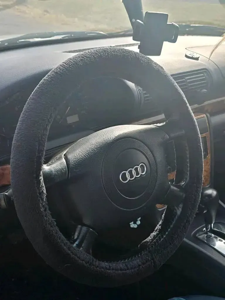 Second-hand Audi A4 125 CP (91 kW) 1998 Argintiu Berlinǎ