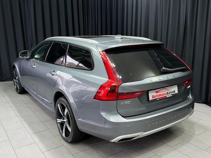 Gebraucht Volvo V90 CC Pro 190 PS (139 kW) 2019 Grau Kombi