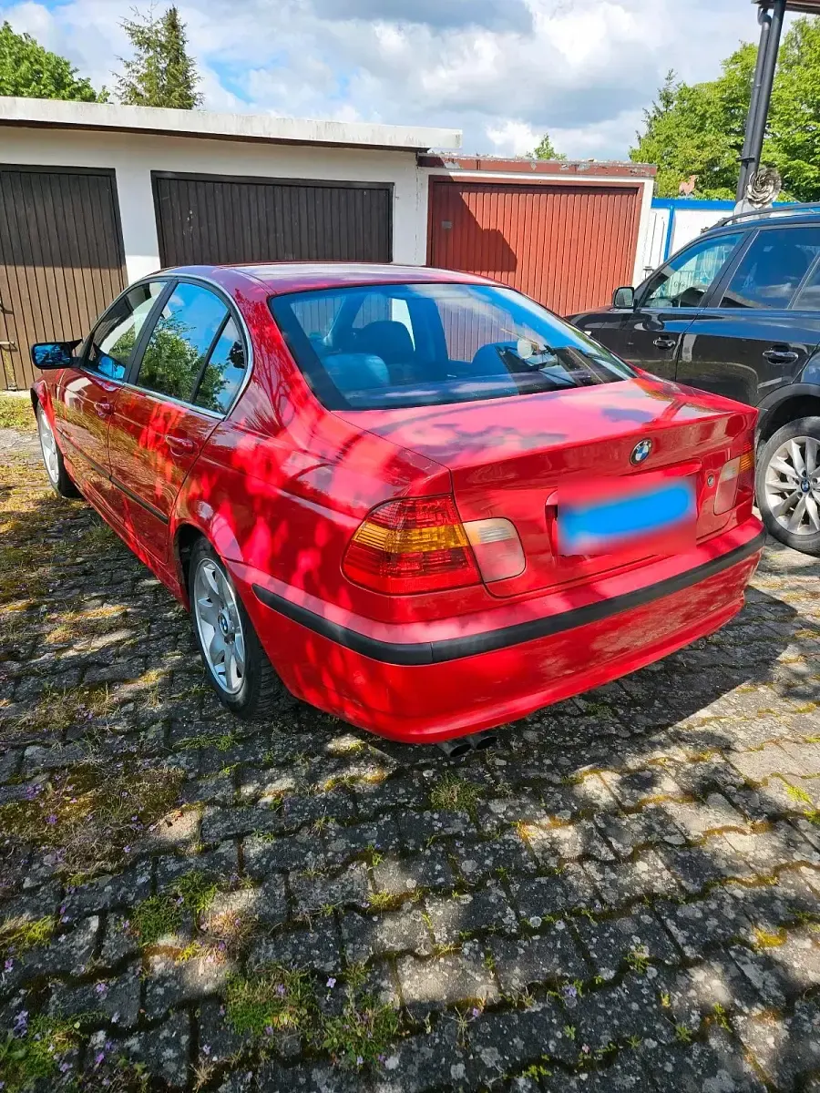 Gebraucht BMW 320 170 PS (125 kW) 2003 Rot Limousine