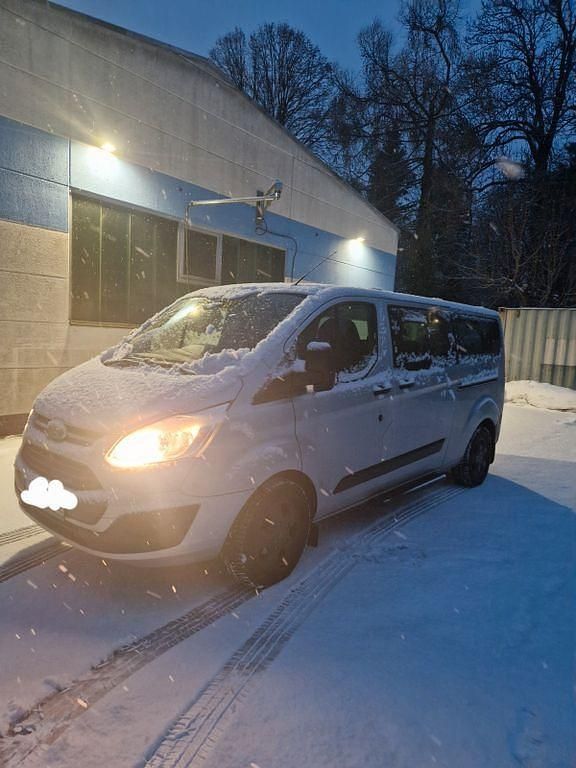 Silber Gebraucht 2014 Ford Tourneo Van / Kleinbus | 17.500 € - Bild 1/2