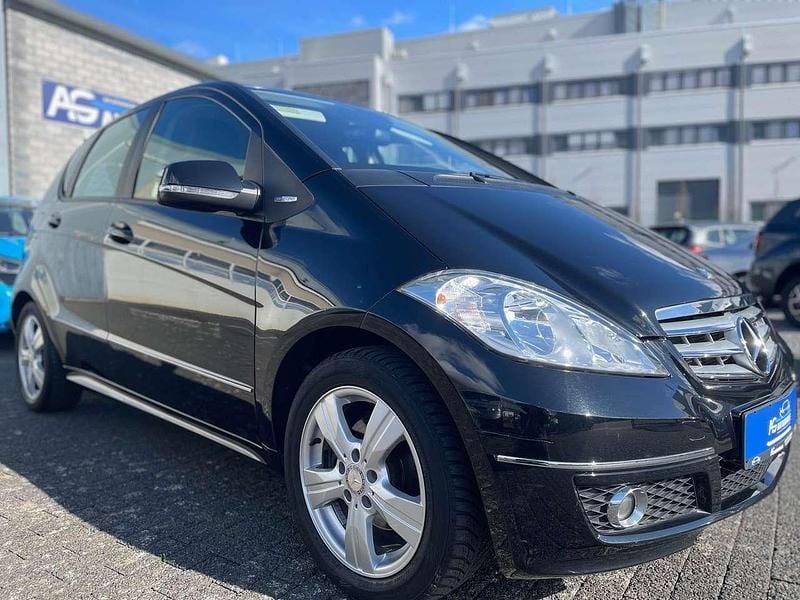 Gebraucht Mercedes A160 95 PS (69 kW) 2010 Kosmosschwarz  metalliclack Kleinwagen