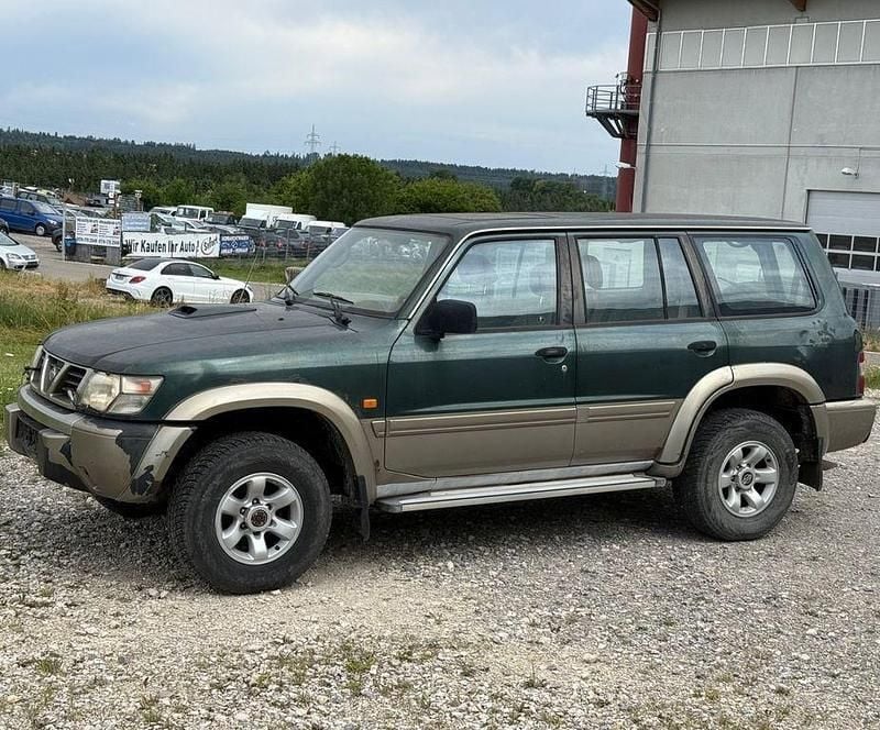 Grün Gebraucht 2001 Nissan Patrol SUV | 5.850 € - Bild 1/2