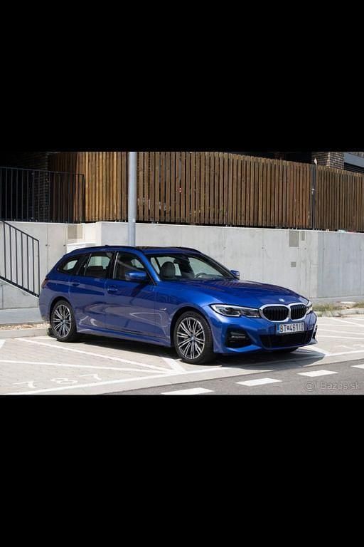 Blau Gebraucht 2022 BMW 330e M Sport Kombi | 30.995 € (Superpreis) - Bild 1/4