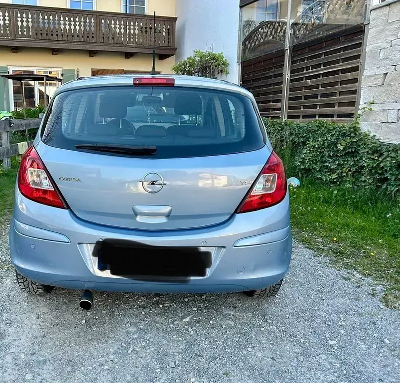 Usado Opel Corsa 90 CV (66 kW) 2007 Azul Utilitario