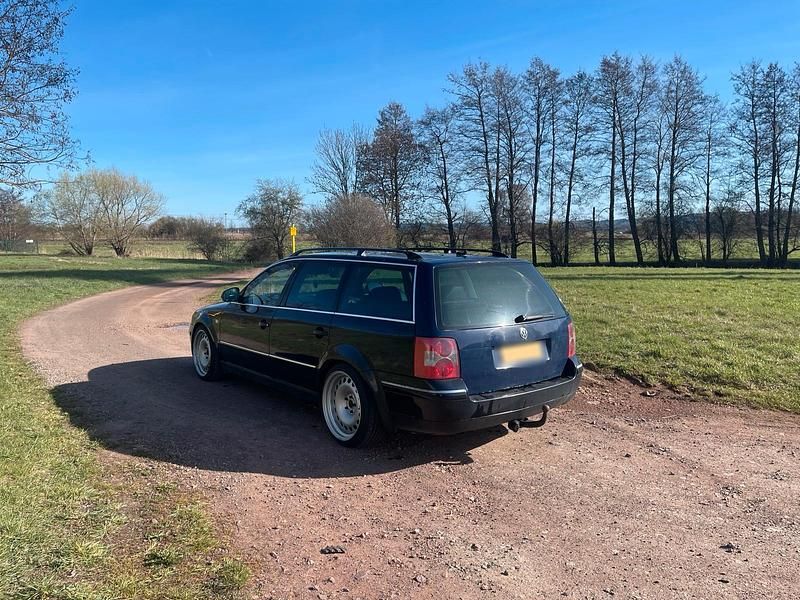 Gebraucht VW Passat Highline 131 PS (96 kW) 2002 Blau Kombi