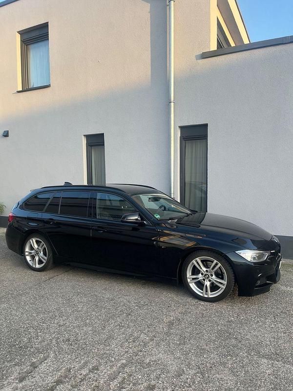 Gebraucht BMW 320 M Sport 184 PS (135 kW) 2013 Schwarz Kombi