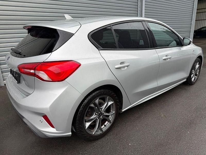 Gebraucht Ford Focus ST-Line 125 PS (91 kW) 2019 Silber Limousine