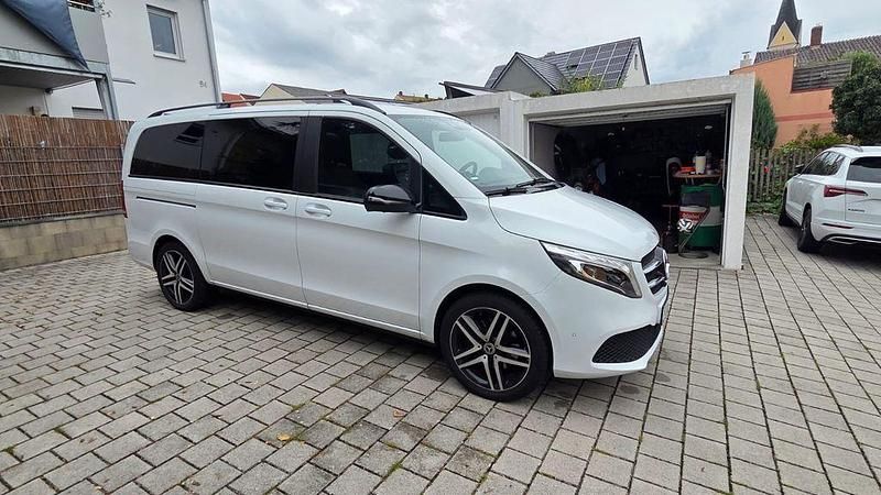 Weiß Gebraucht 2022 Mercedes V250 Avantgarde Edition Van / Kleinbus | 56.500 € (Fairer Preis) - Bild 1/4