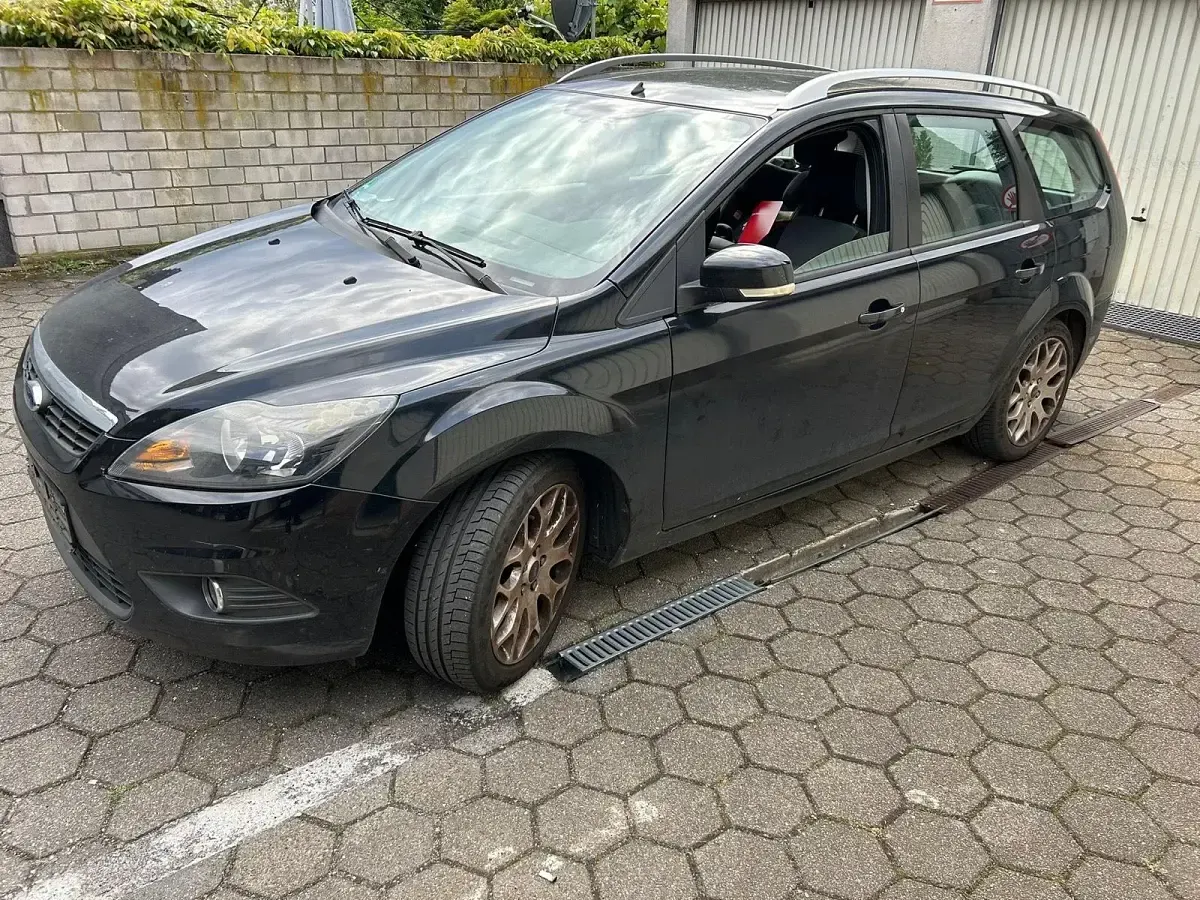 Gebraucht Ford Focus 109 PS (80 kW) 2009 Schwarz Kombi