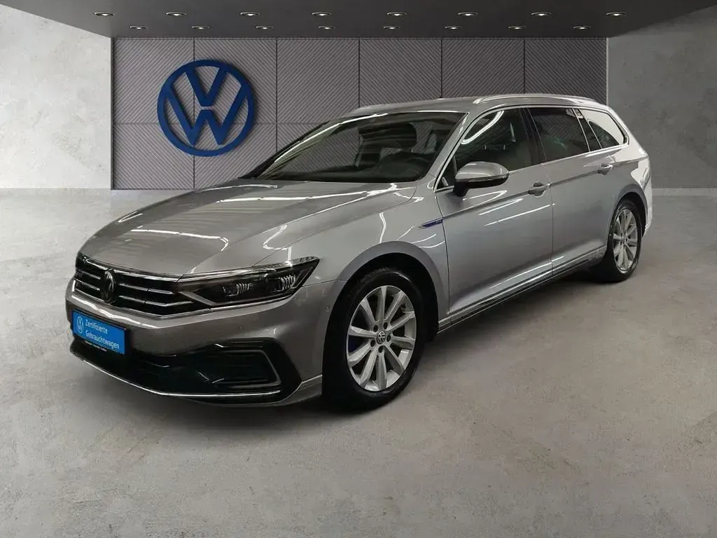 Gebraucht VW Passat GTE 218 PS (160 kW) 2021 Pyritsilber metallic Kombi