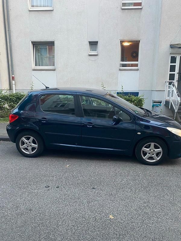 Blau Gebraucht 2006 Peugeot 307 Limousine | 2.300 € (Fairer Preis) - Bild 1/4