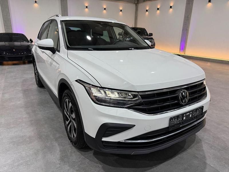 Gebraucht VW Tiguan Active 150 PS (110 kW) 2022 Weiß SUV