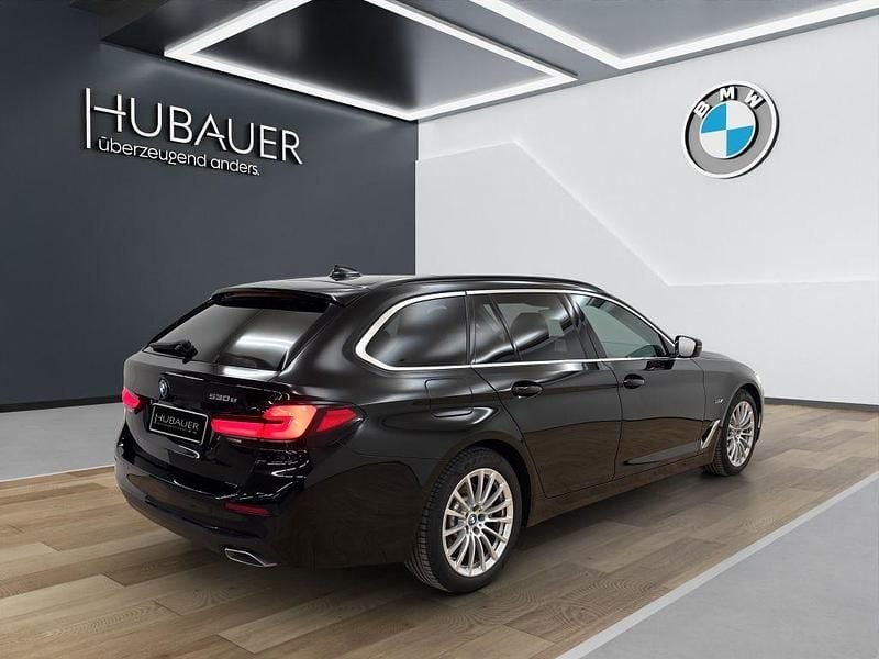 Gebraucht BMW 530e Performance 292 PS (214 kW) 2022 Schwarz Kombi
