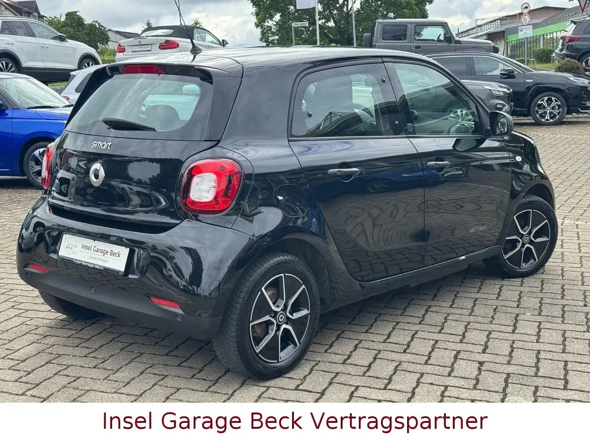 Gebraucht Smart ForFour Electric Drive 60 kW (82 PS) 2021 Schwarz Limousine