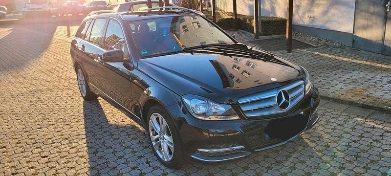 Schwarz Gebraucht 2012 Mercedes C180 Avantgarde Kombi | 12.098 € (Fairer Preis) - Bild 1/4