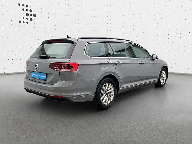 Gebraucht VW Passat Business 150 PS (110 kW) 2023 Mondsteingrau Kombi