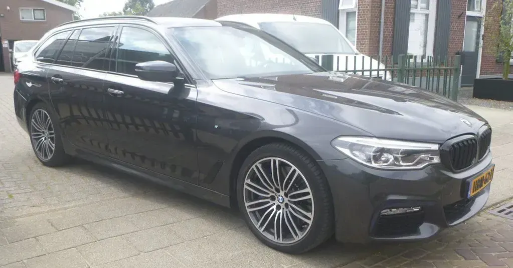 Gebraucht BMW 540 Executive 340 PS (250 kW) 2018 Grau Kombi