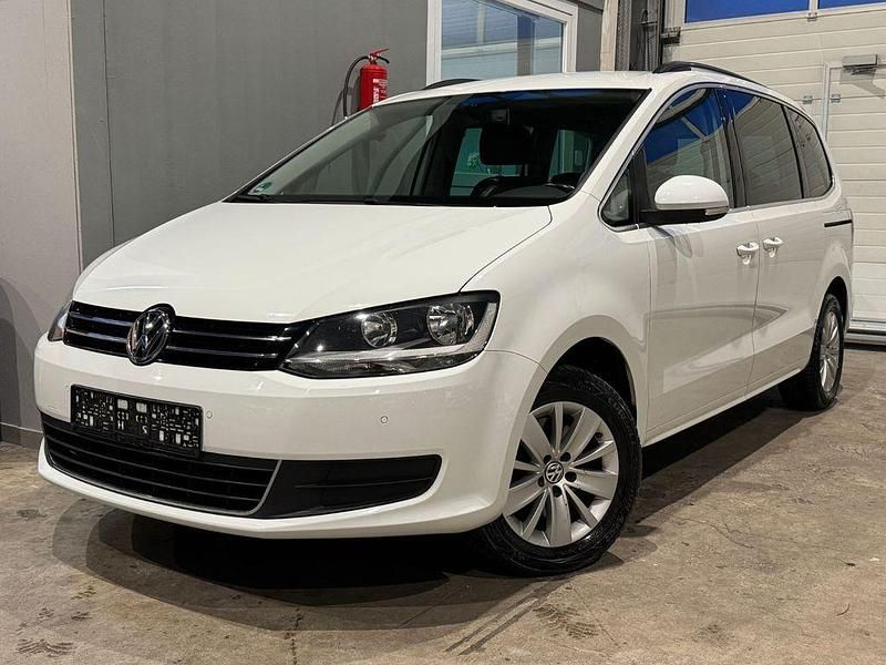 Gebraucht VW Sharan Comfortline 150 PS (110 kW) 2015 Weiß Van / Kleinbus
