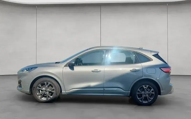 Gebraucht Ford Kuga ST-Line 150 PS (110 kW) 2023 Silber SUV