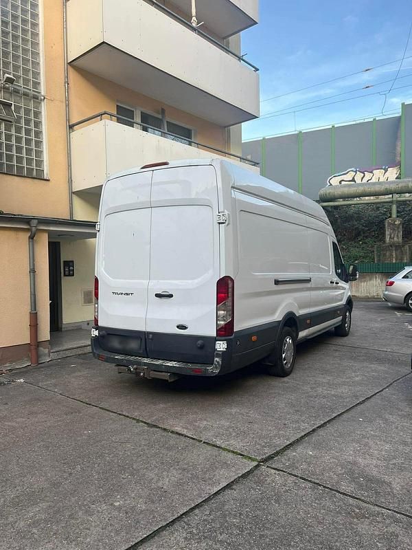 Second-hand Ford Transit 131 CP (96 kW) 2019 Alb Monovolum