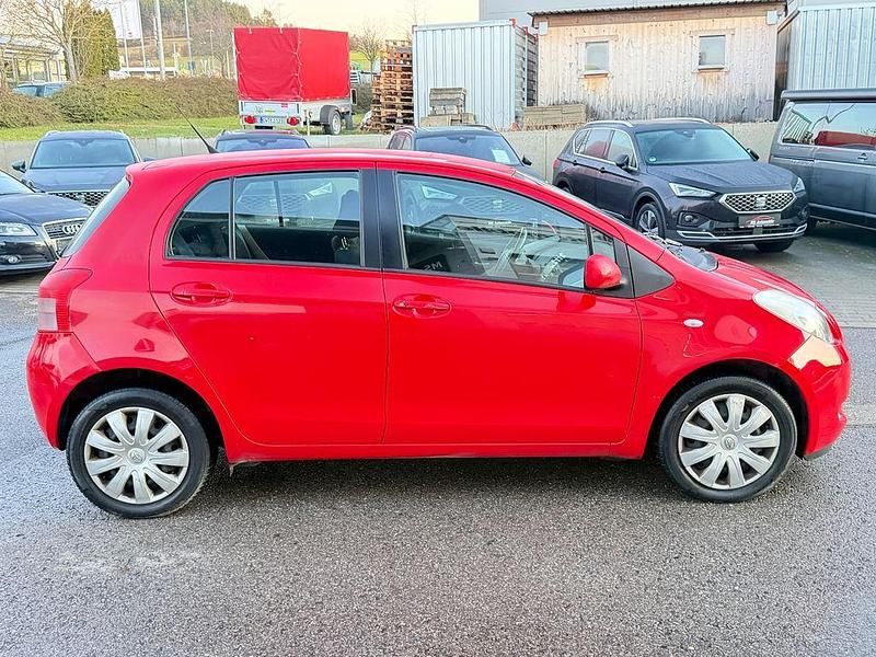 Gebraucht Toyota Yaris 87 PS (63 kW) 2008 Rot Limousine