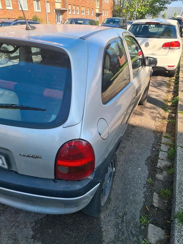 Gebraucht Opel Corsa 65 PS (47 kW) 1999 Silber Kleinwagen