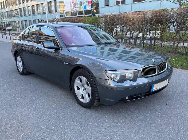 Gebraucht BMW 745 333 PS (244 kW) 2004 Blau Limousine