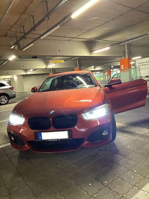 Orange Gebraucht 2017 BMW 120 M Sport Kleinwagen | 17.800 € (Fairer Preis) - Bild 1/4