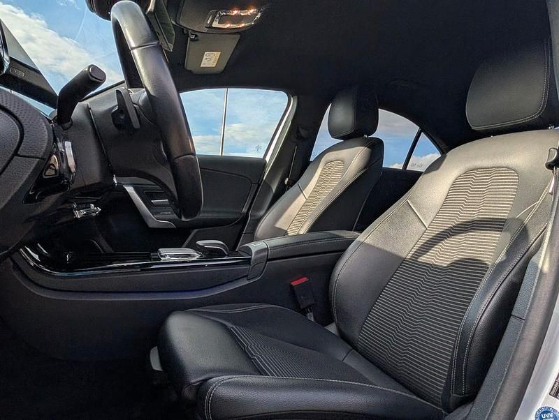 Gebraucht Mercedes A200 150 PS (110 kW) 2020 Silber Limousine