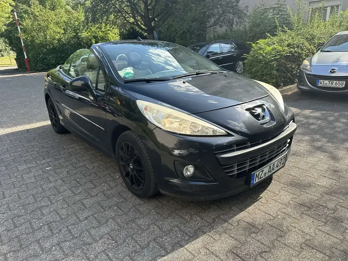 Gebraucht Peugeot 207 CC 120 PS (88 kW) 2012 Schwarz Cabrio