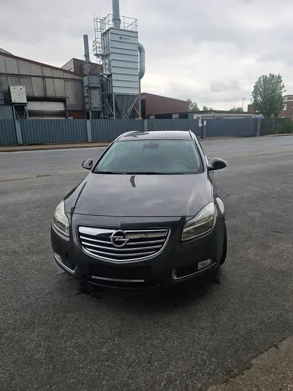 Gebraucht Opel Insignia Innovation 131 PS (96 kW) 2011 Grau Kombi