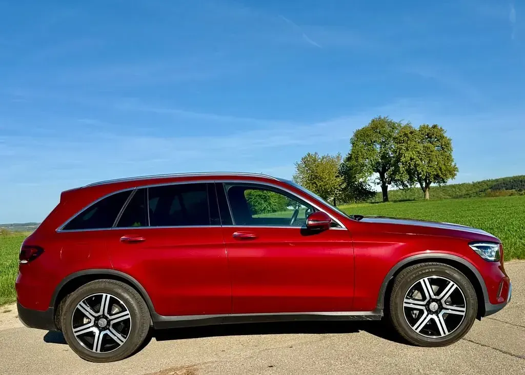 Gebraucht Mercedes GLC220 194 PS (142 kW) 2019 Rot SUV