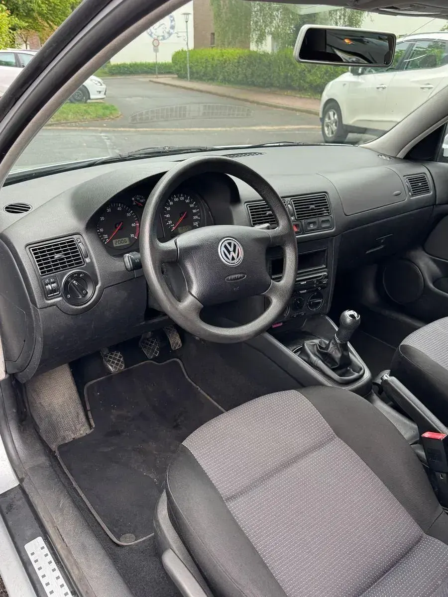 Gebraucht VW Golf Basis 75 PS (55 kW) 2001 Silber Coupé