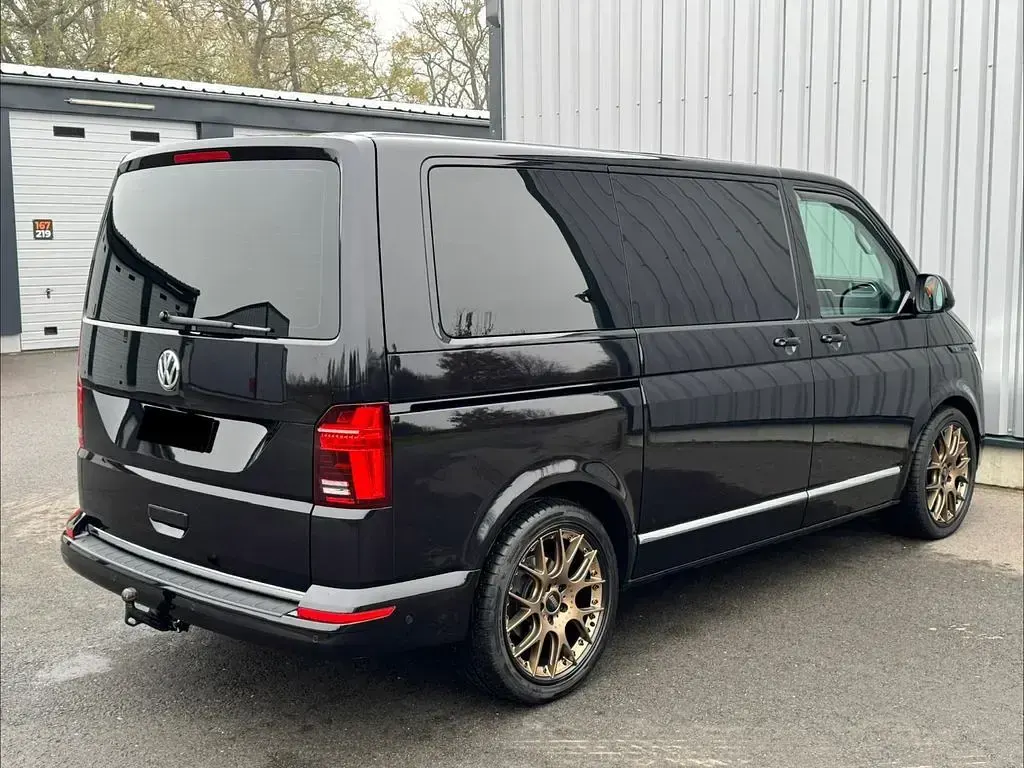 Gebraucht VW Multivan Pro 204 PS (150 kW) 2023 Schwarz Van / Kleinbus