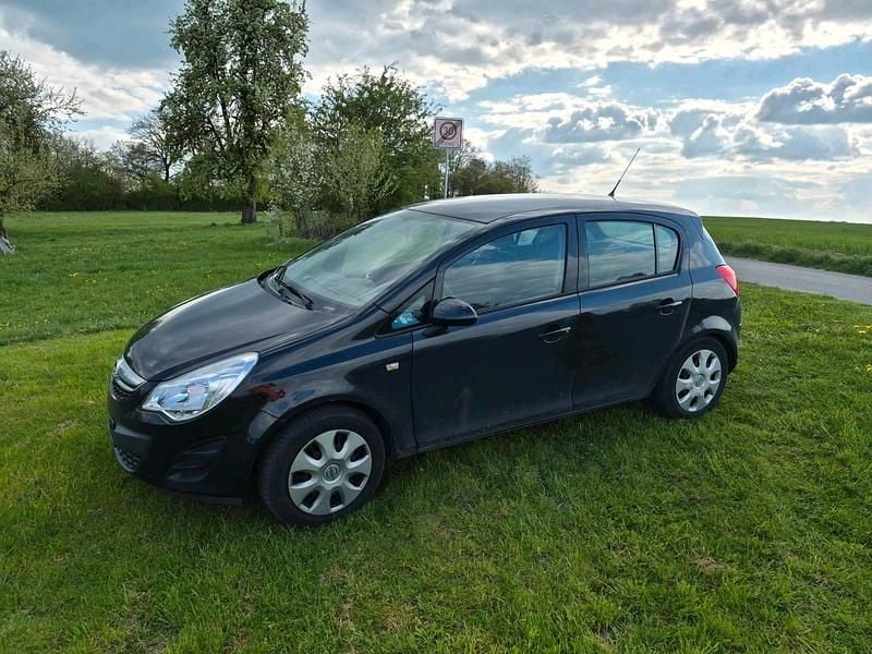 Second-hand Opel Corsa 75 CP (55 kW) 2013 Negru Hatchback
