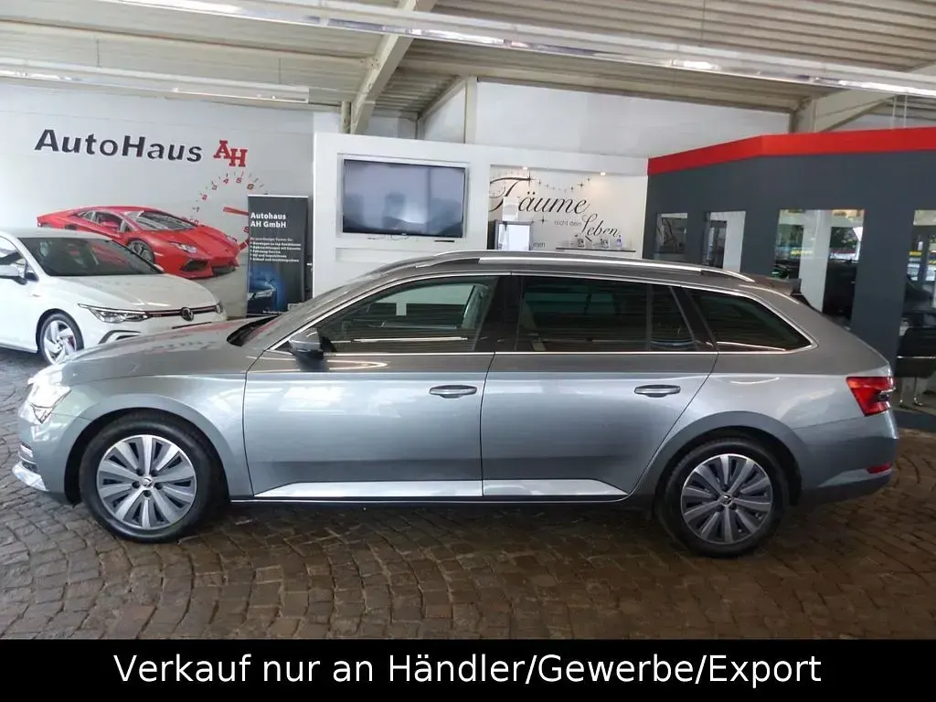 Gebraucht Skoda Superb Style 156 PS (114 kW) 2021 Seda business/business grey (metallic) Kombi