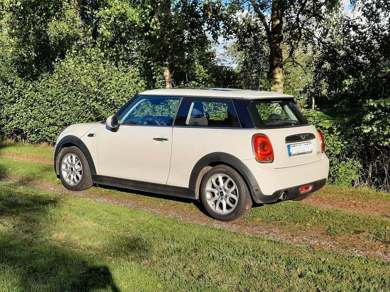 Weiß Gebraucht 2015 Mini Cooper Kleinwagen | 10.500 € (Fairer Preis) - Bild 1/4