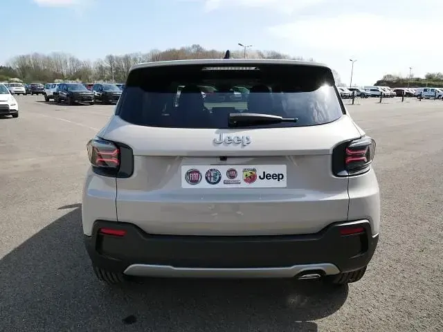 Neu Jeep Avenger Summit 110 PS (80 kW) 2026 Stone grey metallic (beige) SUV