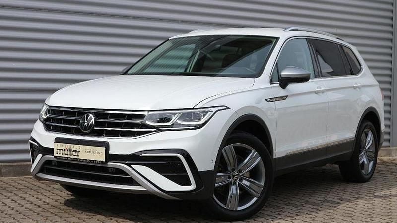 Weiß Gebraucht 2023 VW Tiguan Allspace Elegance SUV | 34.830 € (Superpreis) - Bild 1/4