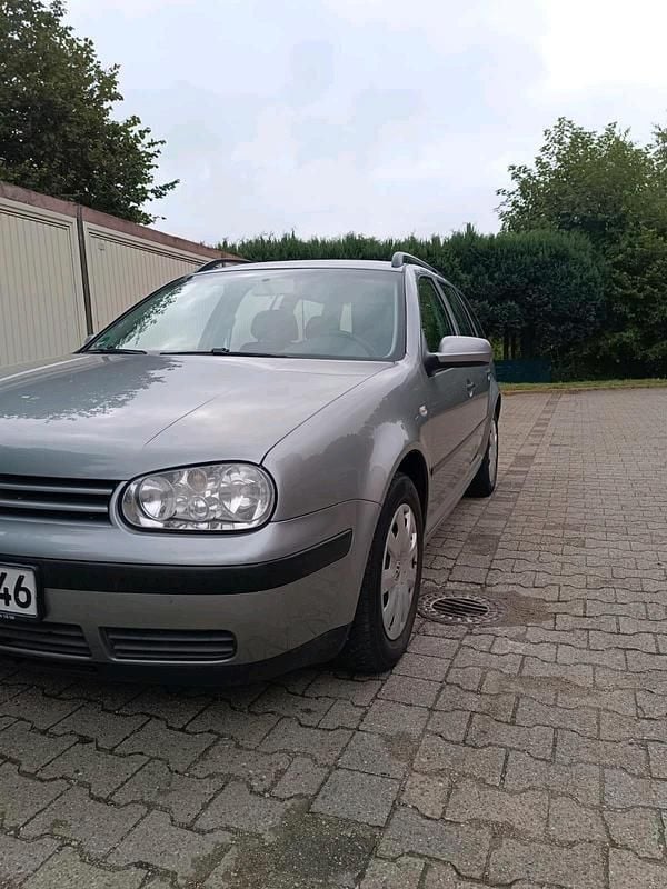 Grau Gebraucht 2004 VW Golf IV Kombi | 950 € (Guter Preis) - Bild 1/4