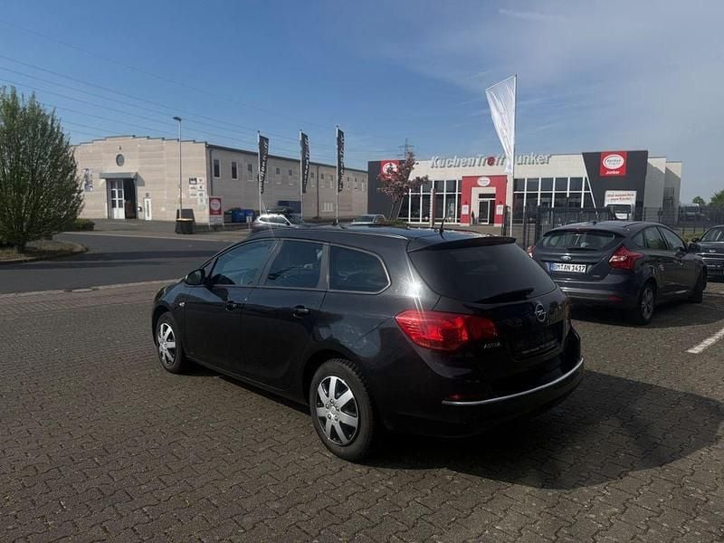 Gebraucht Opel Astra Edition 136 PS (100 kW) 2015 Schwarz Kombi
