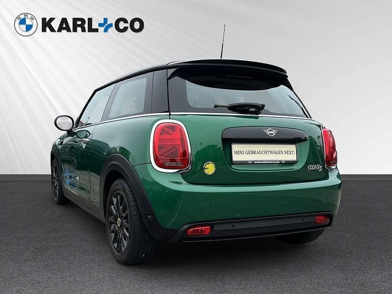Gebraucht Mini Cooper SE 135 kW (184 PS) 2021 Gruen Kleinwagen